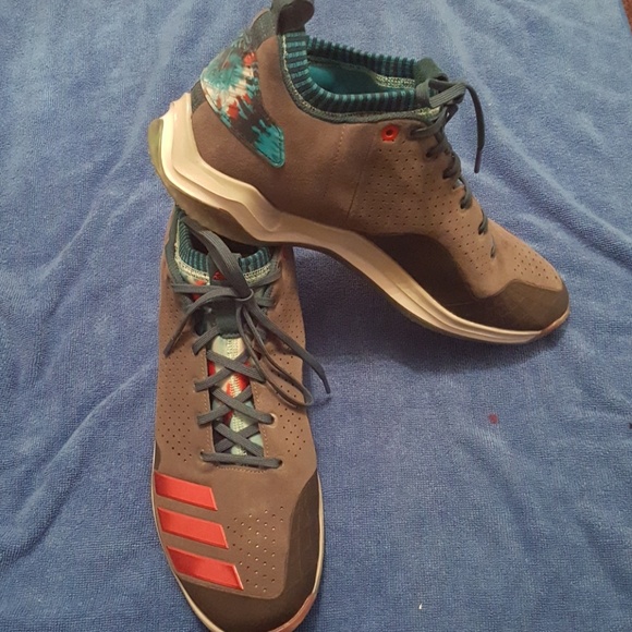 Shoes - Picture 4 of 4